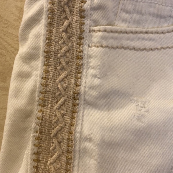 Mossimo Supply Co White & Tan Braided Jean Shorts Size 3 Fit 6 - Picture 2 of 4
